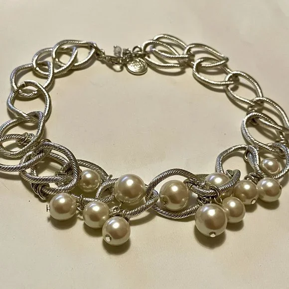 4 for $20 Sale Liz Claiborne Silver Tone Link & Faux Pearl Necklace - Picture 2 of 6